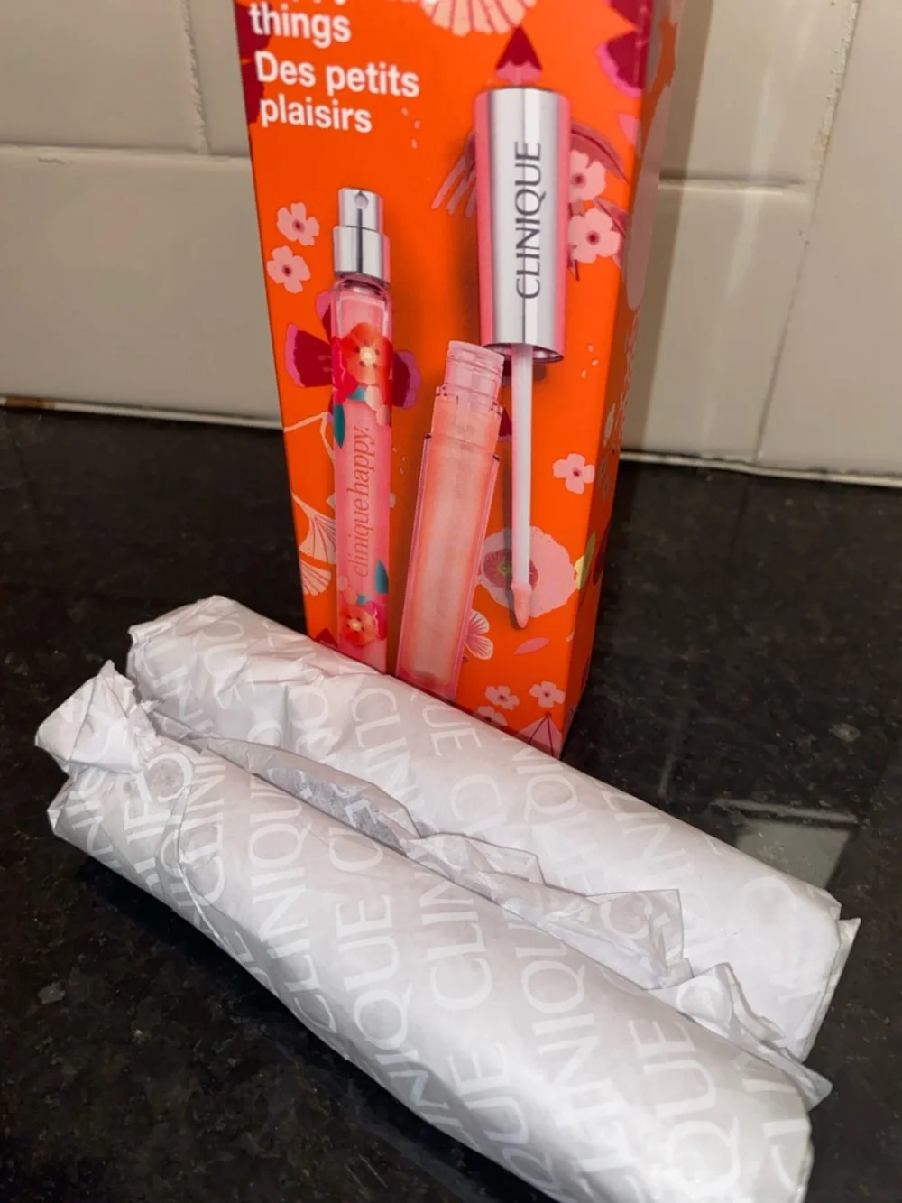 Clinique - “Happy” & “My Happy” 4Pc. Happy Little Things Fragrence & Beauty sets - Picture 10 of 16